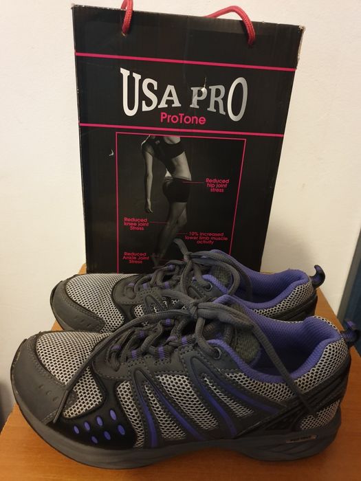 Adidași sport protone