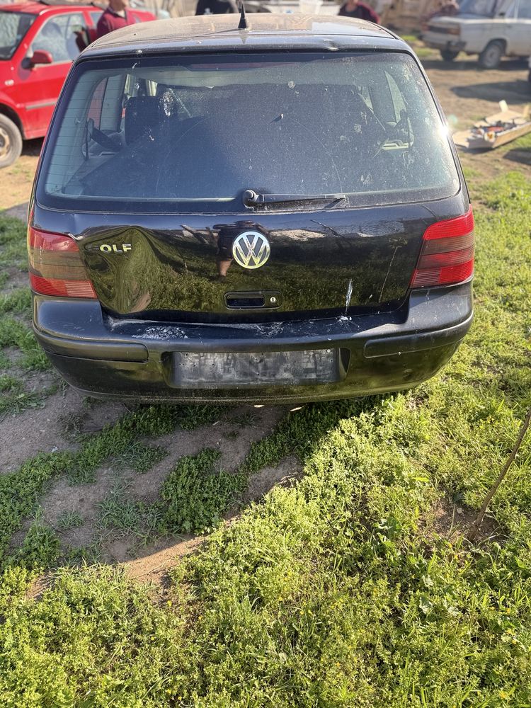 Vw Golf 4 цял за части