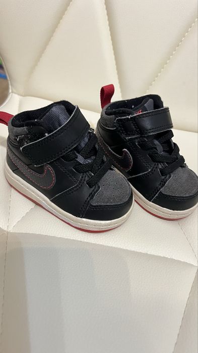 Adidasi Nike copii