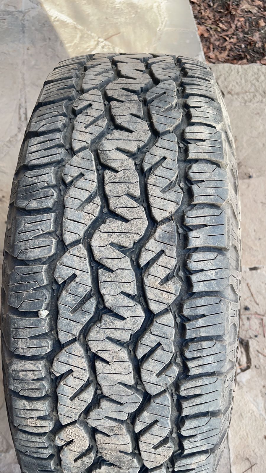 Шины с дисками  размер 265/65R17 А-Т   на автомобиль Прадо Паджеро