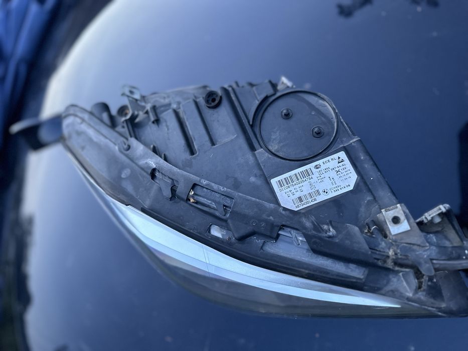 Far faruri stanga dreapta bixenon BMW F10 F11 facelift LCI FL