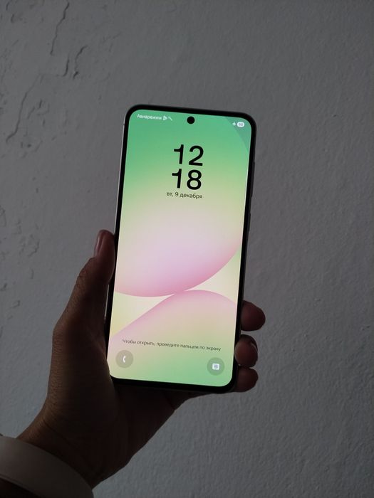 Самсунг А 56/256 телефон