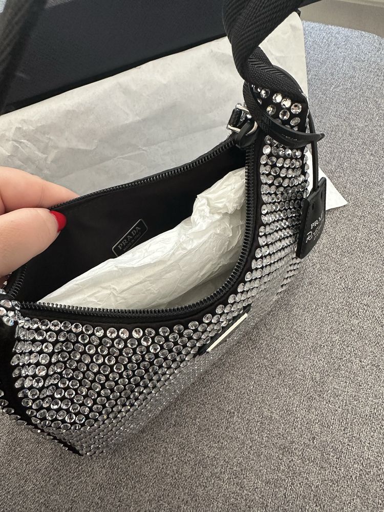 Prada re edition 2000 чанта