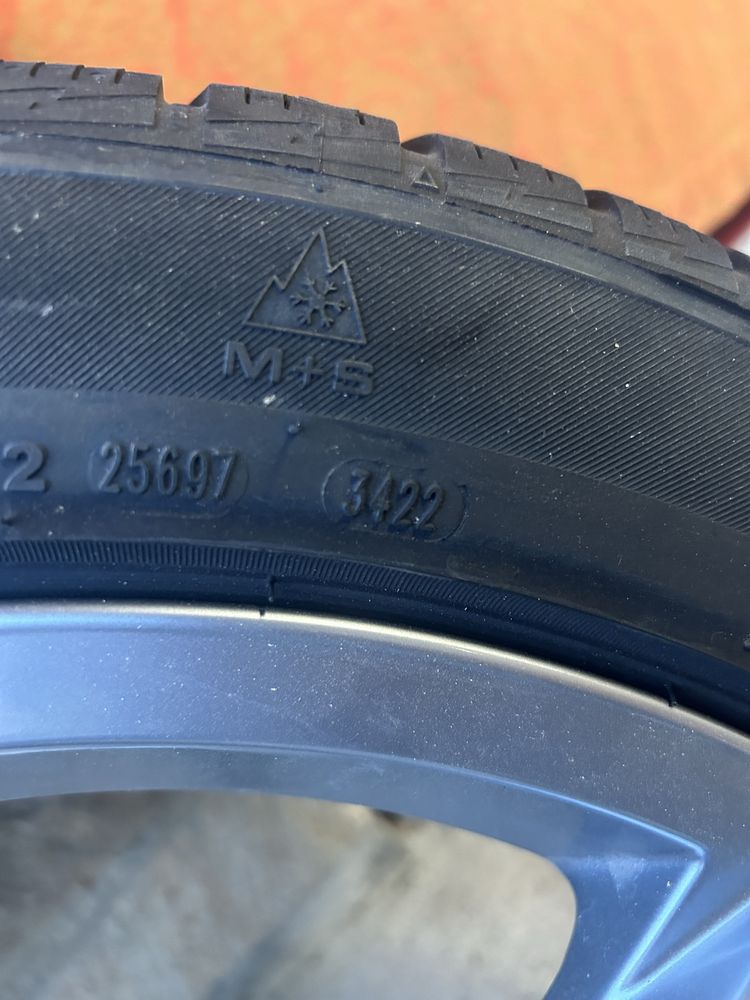 Зимна гума 215/50/18