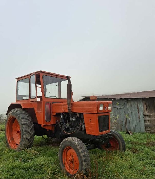 Vând tractor U650