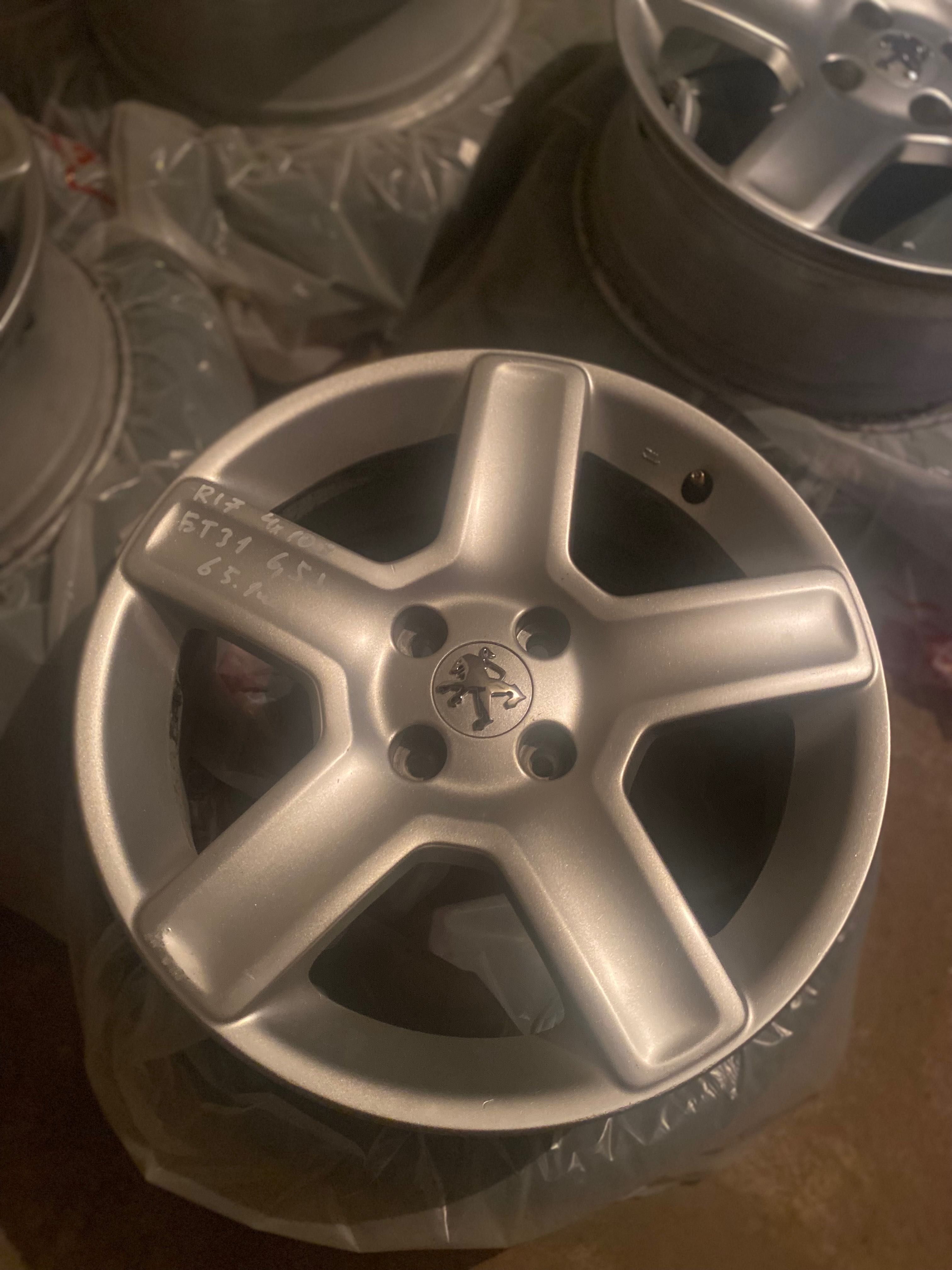 4x108
R17
Et31
65,1.          Бартер да същите размери