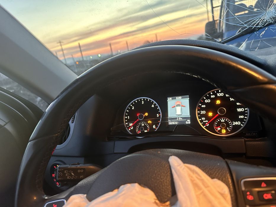 Dezmembrez tiguan