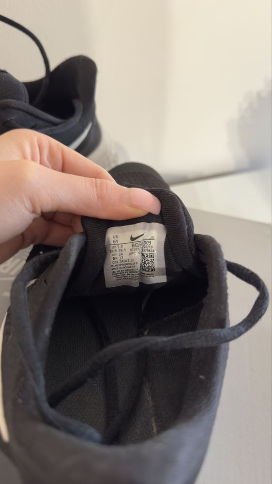 Маратонки nike revolution 5