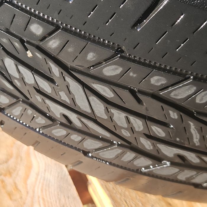 Anvelope 225/55/18   8/10. Continental. 3 ocaziebucați