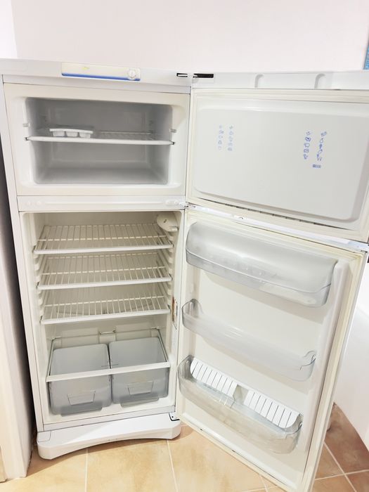 Продам Холодильник Машинку