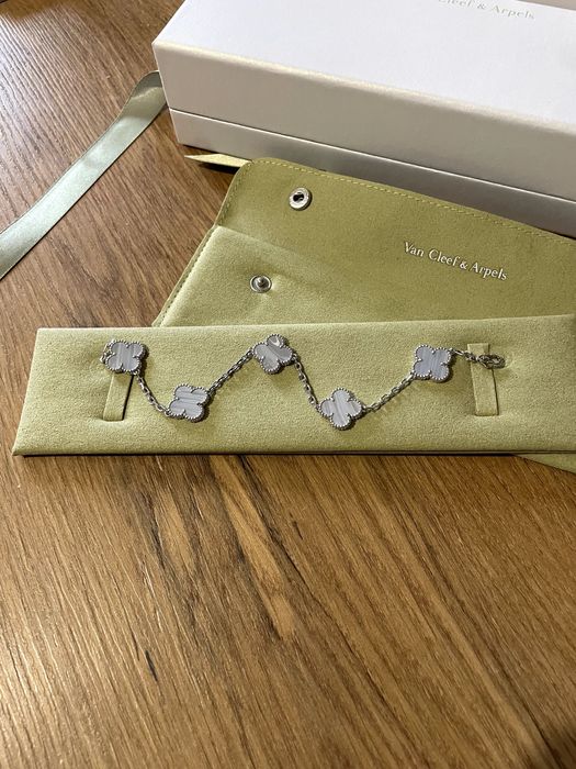 Van Cleef & Arpels - Bratara Silver Grey