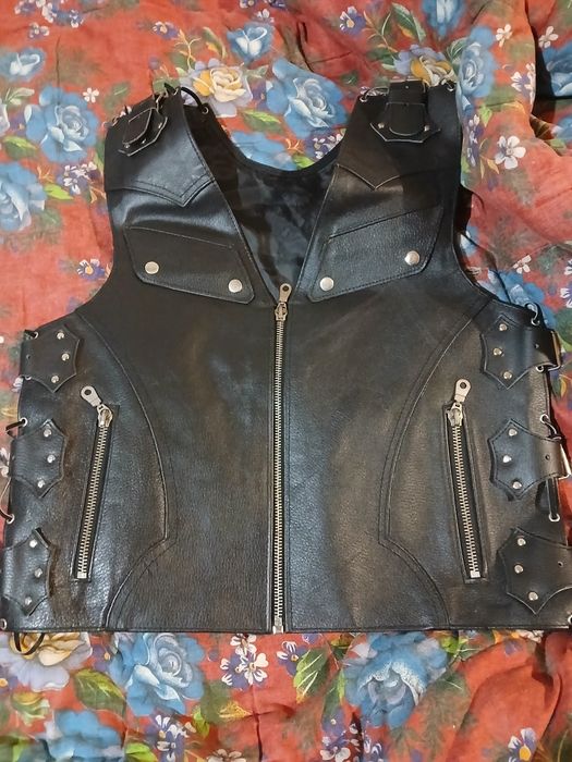 Байкерский жилет, цена договорная