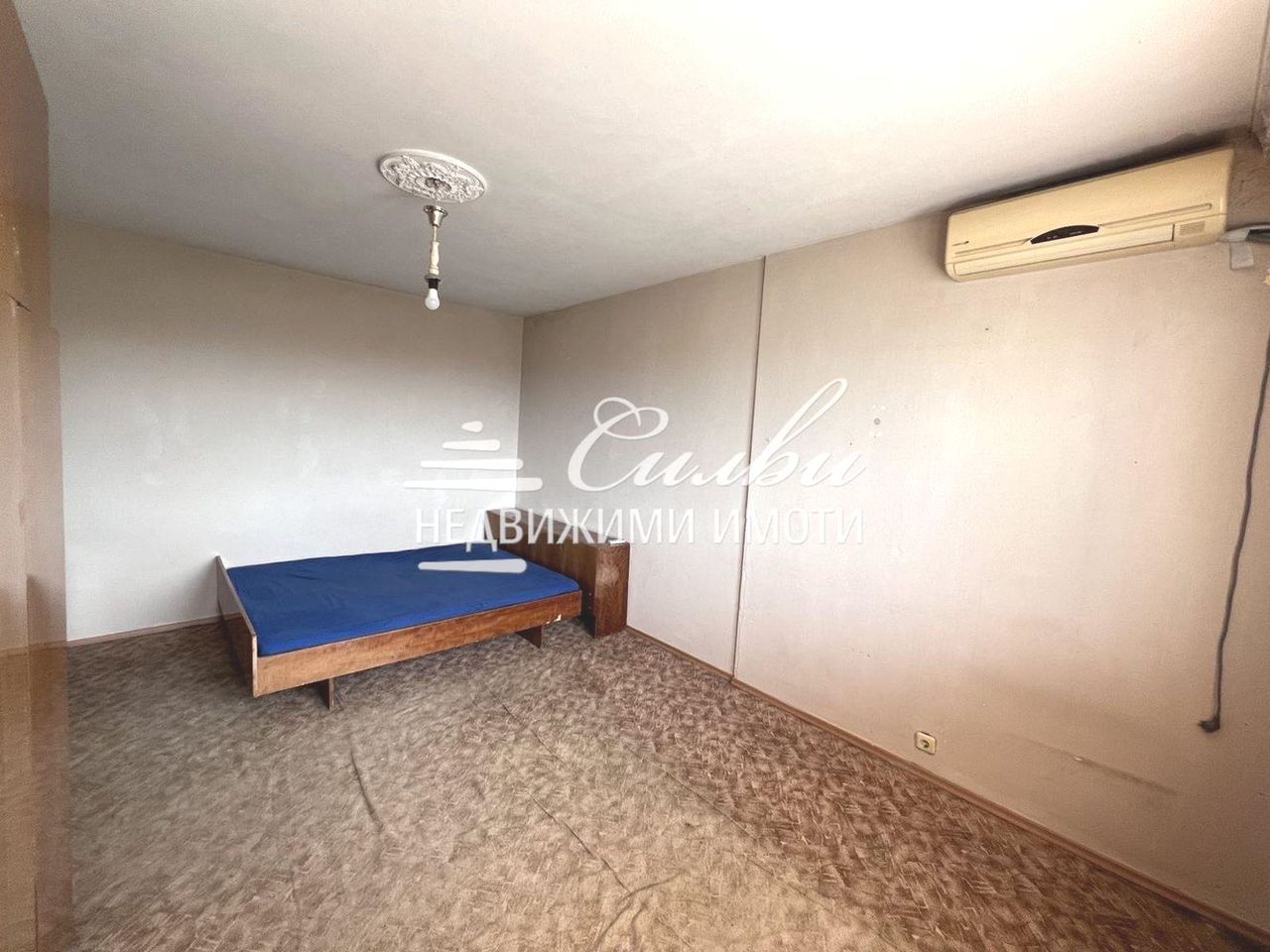 Продава се Двустаен апартамент в Шумен, Тракия - 63 кв.м за 1207 €/кв.м - Снимка #3