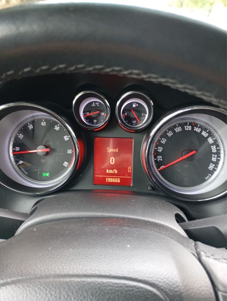 Opel Astra J 1.6 Turbo / 177 CP / Navigatie Tesla / Clima