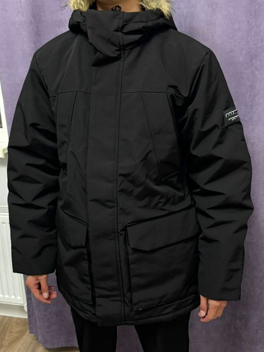 зимние куртки , новые