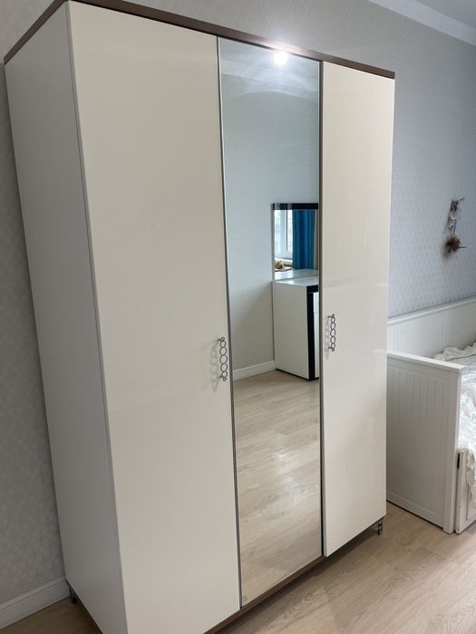 Платяной шкаф в спальню