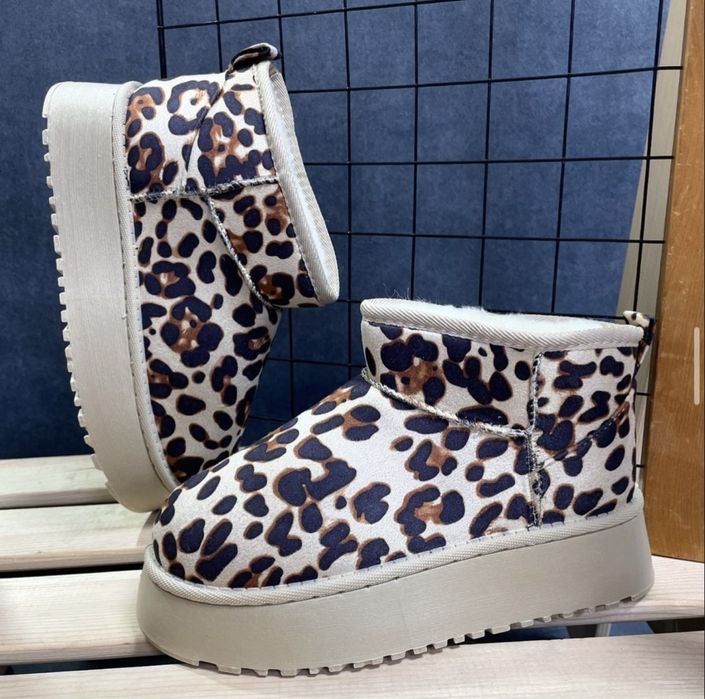 Продам новые угги