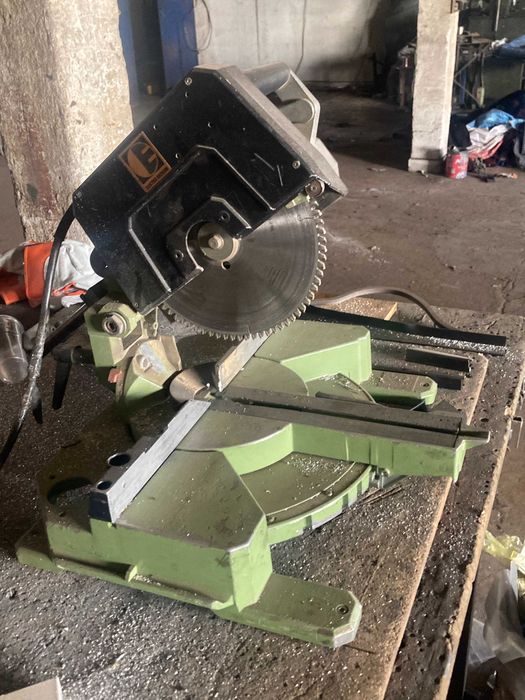 Ръчна Гилотина за рязане Baykal.  Настолен циркуляр немски.