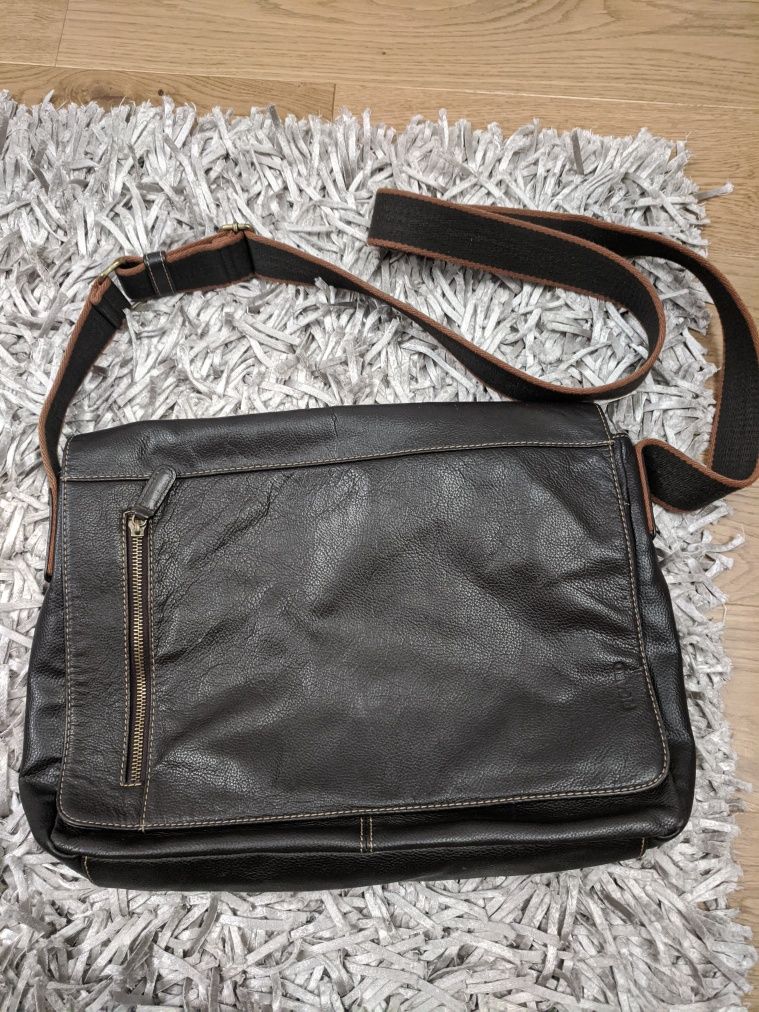 Geanta crossbody copii tip postas Pickard și Crumpler editie limitata