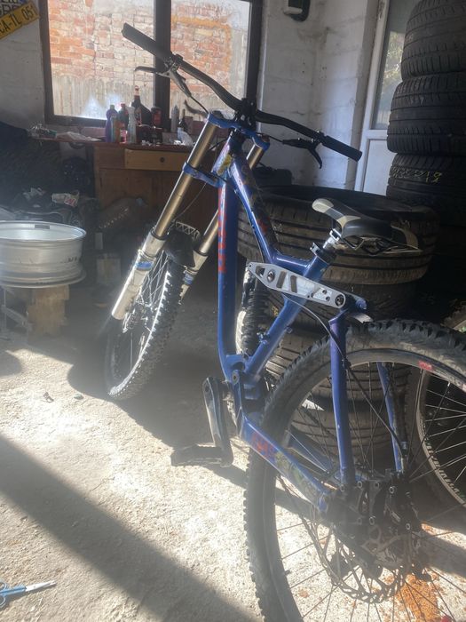 Bicicleta downhill kona stinky