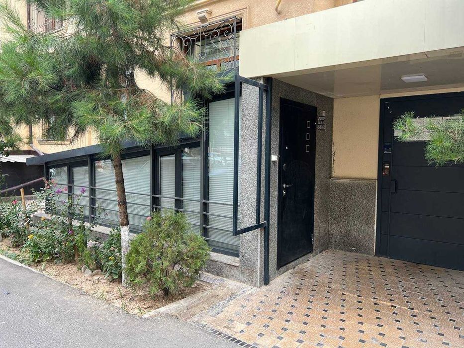 Улица Паркентская.2линия.Продам  офис 48кв.м. с арендатором за 600у.е.