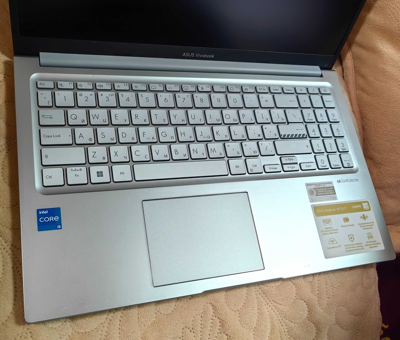 Asus Vivobook 15 Core i5-1235U =16Gb =512Gb =300нит яркости