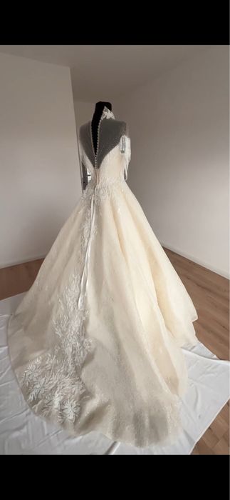 Rochie de mireasa potrivita pentru marimea XS-S