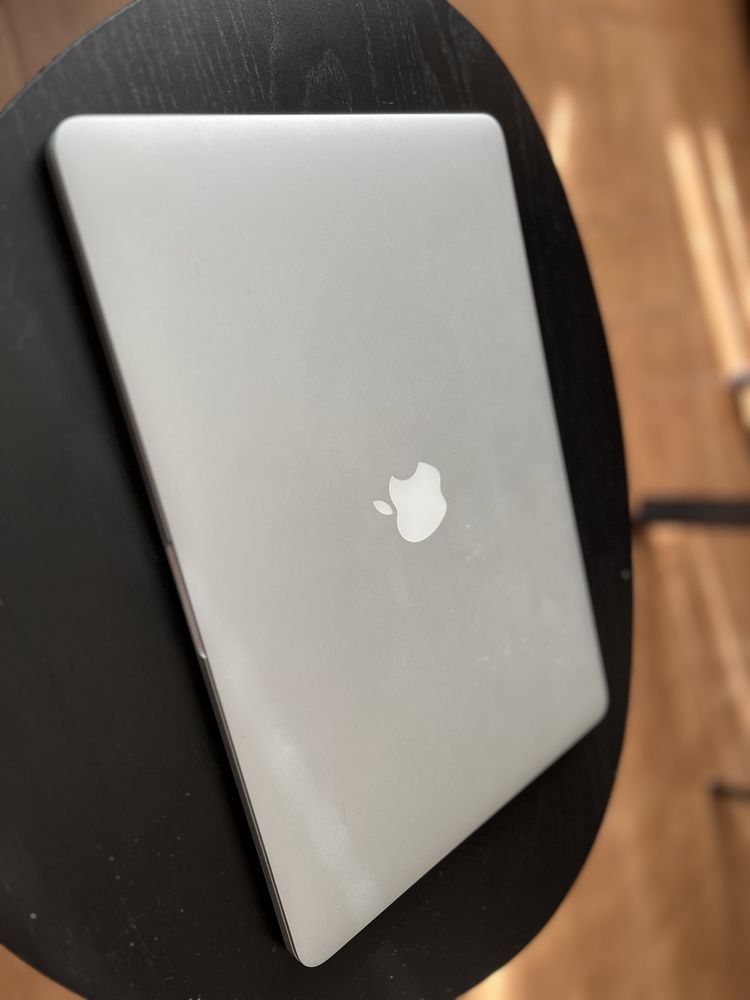 MacBook Pro 15” Retina 2013 1GB NVIDIA 8gb ram 256gb ssd