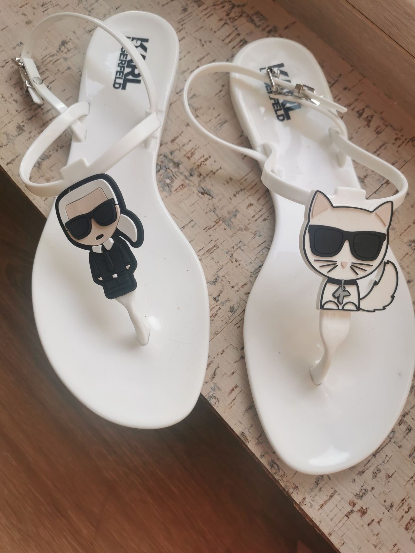 Сандали Karl LAGERFELD