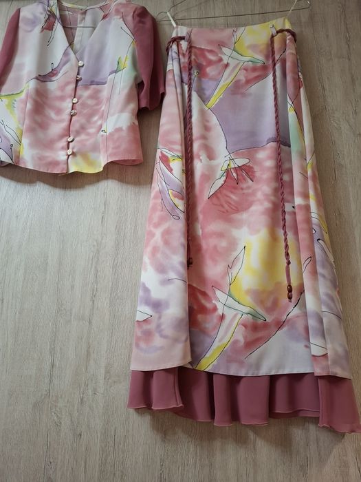 Costum nou roz pudră mărime 40