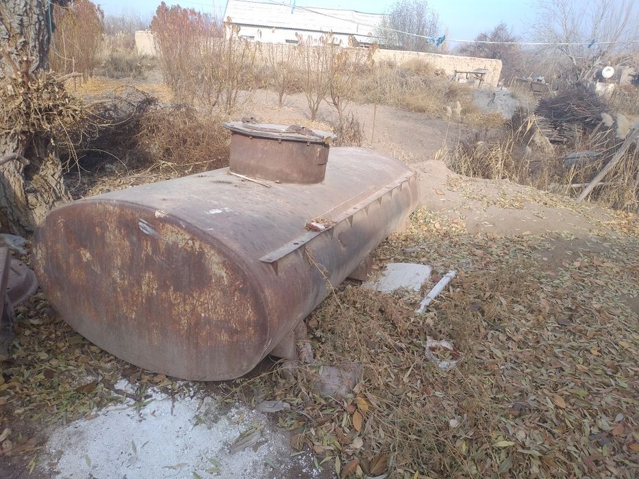 Емкость 2 тонна сотилади