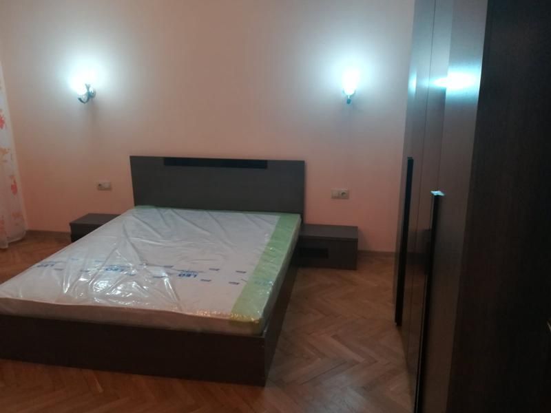 Дава се под наем Тристаен апартамент в София, Център - 100 кв.м за 800 € - Снимка #5