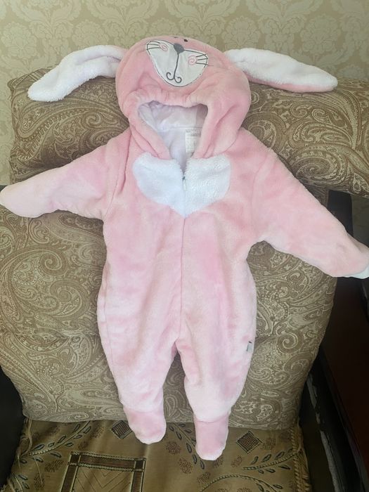 Комбинезон зайчик 6-9 мес, почти новый за 3000