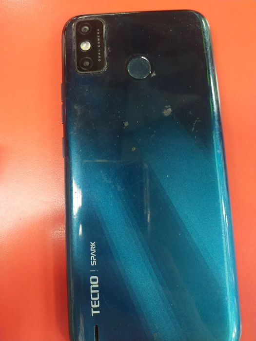 Realmi not 50 и Tehno spark 6 go