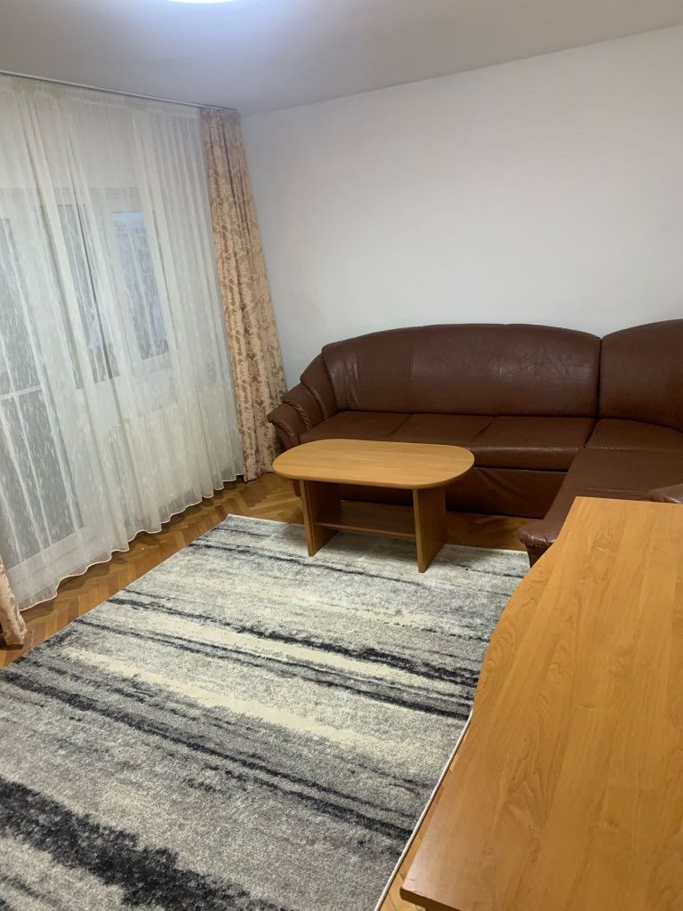 Proprietar închiriez apartament 2 camere decomandat zona Bucovina