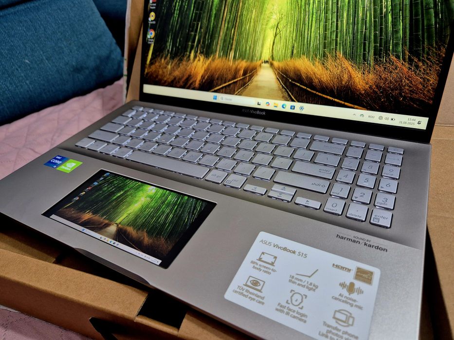 Laptop Asus VivoBook Dual Display