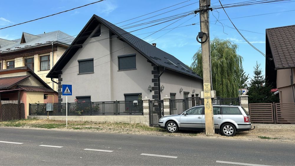 Vand casa in radauti 350 mp  str stefan cel mare  nr 116 B