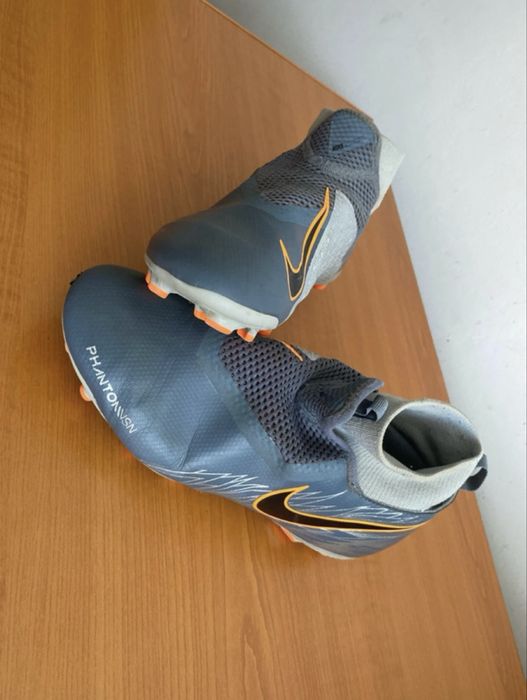 Ghete fotbal Nike Phantom
