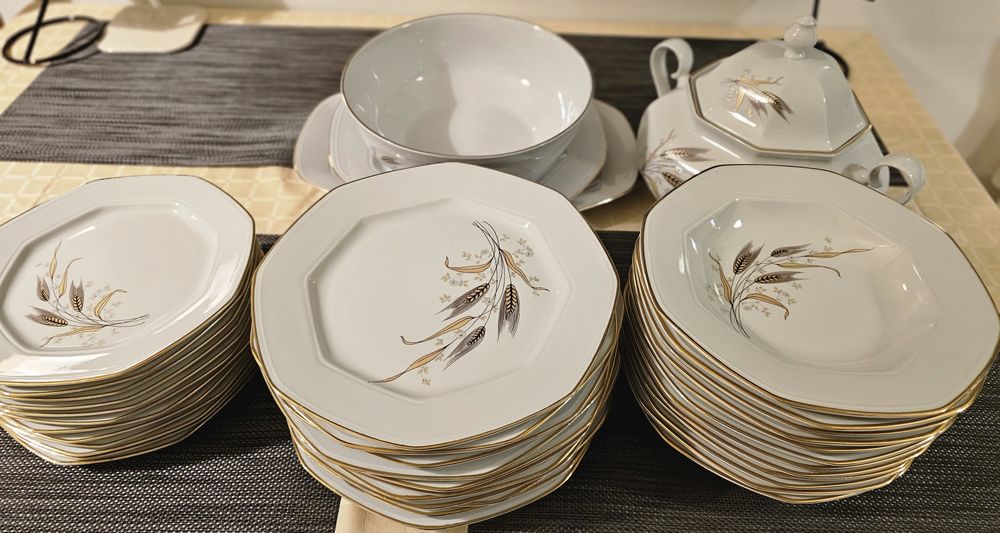 Vand set farfurii portelan italian 39 farfurii + bol + tavi.