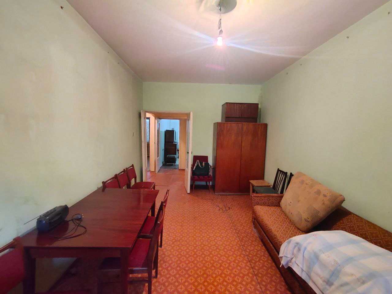 Срочно продаю. Юнусабад 17-кв, 2-к квартира, 56м²,1/5 эт. Без ремонта"