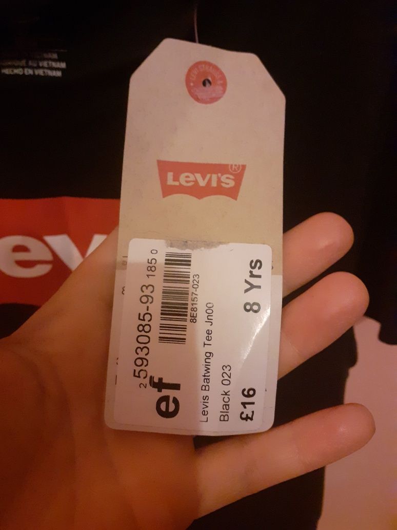 Оригинална тениска Levi's 7 - 8 год НОВА