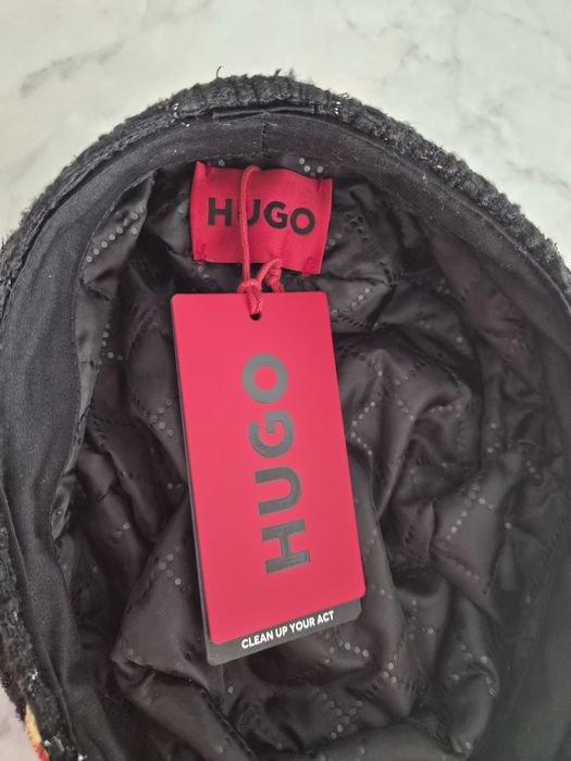 Каскет от букле "HUGO"