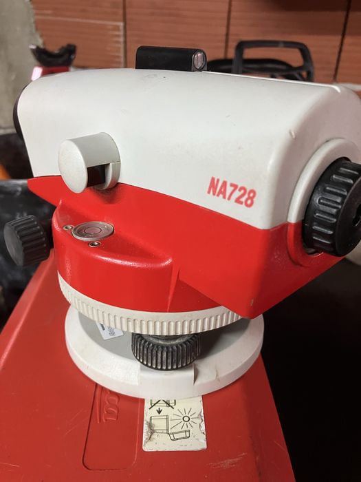 Leica NA728 теодолит