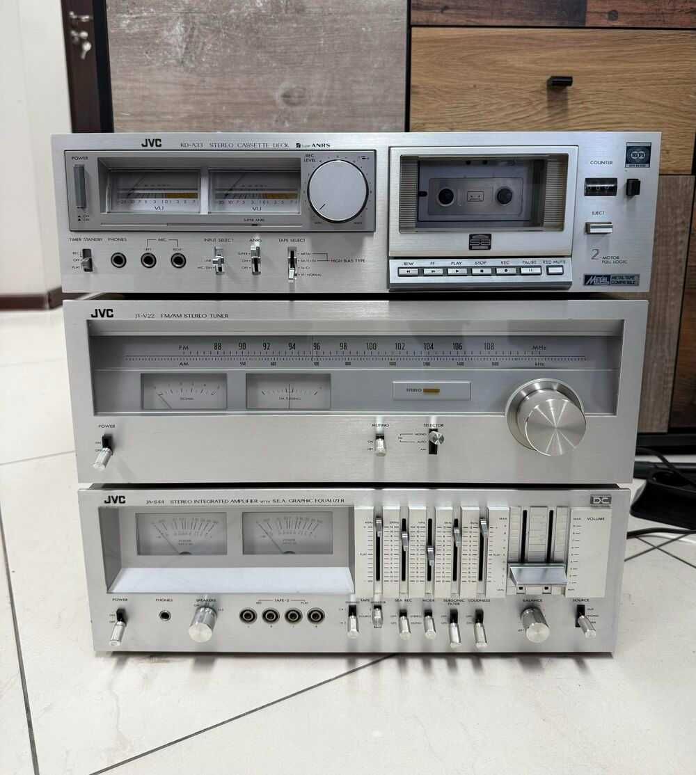 Ретро колекционерски аудио сет JVC - усилвател, тунер и дек