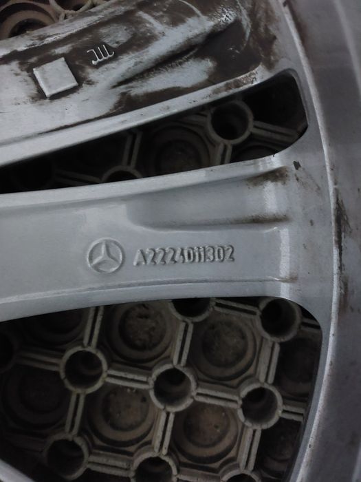 trei jante 19 originale mercedes s w222 / a217 / c217 8,5j et36