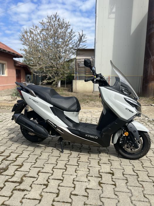 Vand scuter kymco x town 125 i categoria B n-max pcx