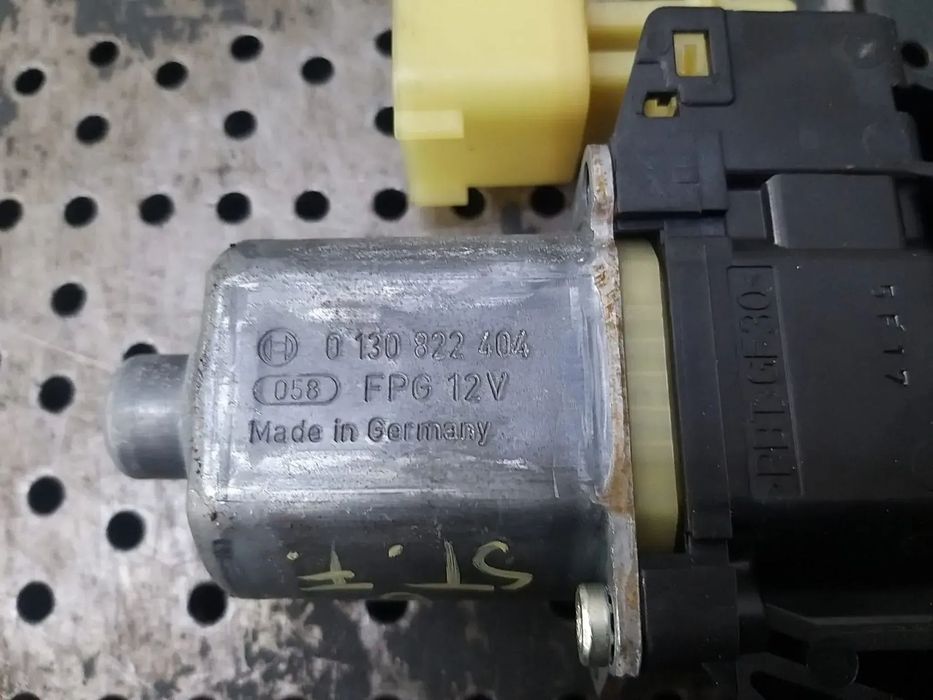 Motoras macara stanga fata ford fiesta 6 cb1 ccn 0130822404