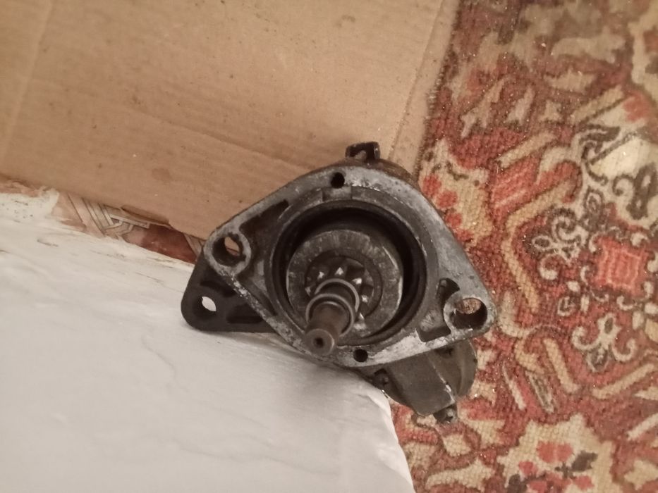 Продам стартер гольф 3 год 1993