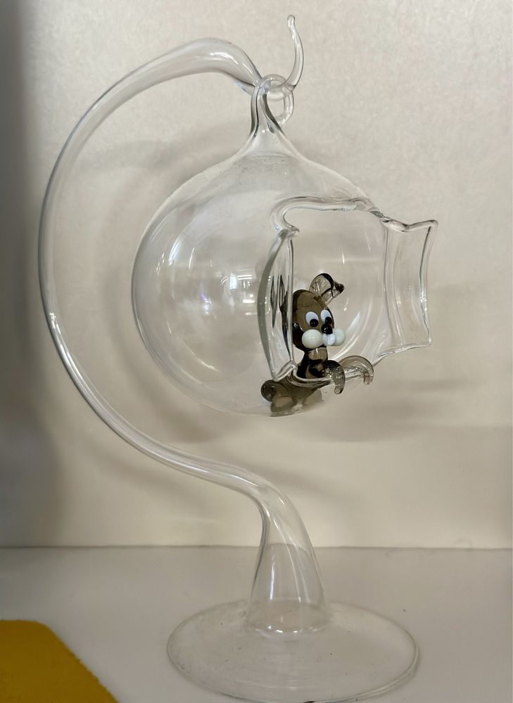 Стутэтка стеклянный шар с зайчиком