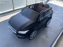 Акумулаторен джип Volvo XC90 с родителски контрол - детска кола